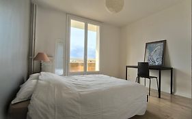 Joli T2 Lumineux Avec Balcon Et Wifi - Proche Cv